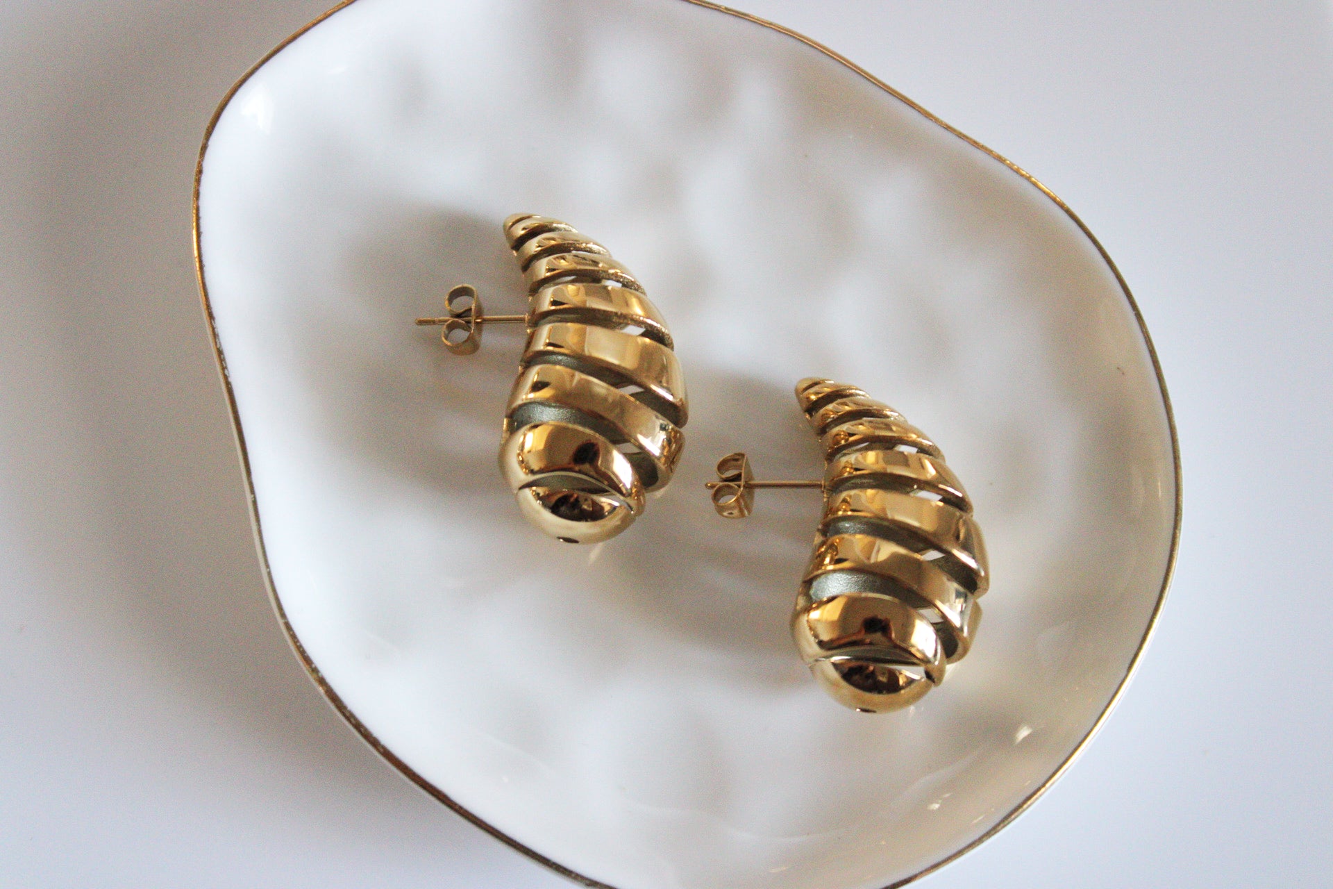 Twisted Croissant Drop Earrings | Gold